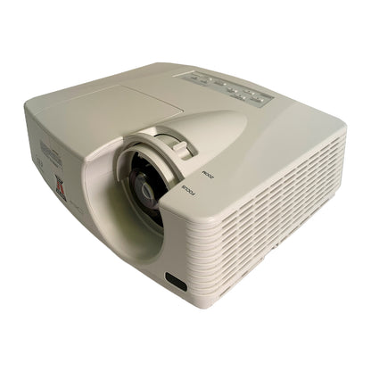 Mitsubishi XD550U Professional Projector w/Remote