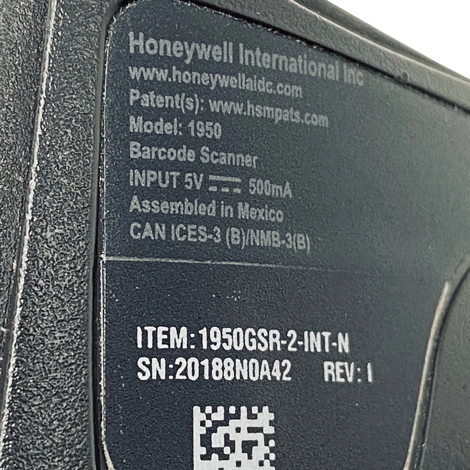 Honeywell Xenon XP 1950 model 1950GSR-2-INT-N serial label close up