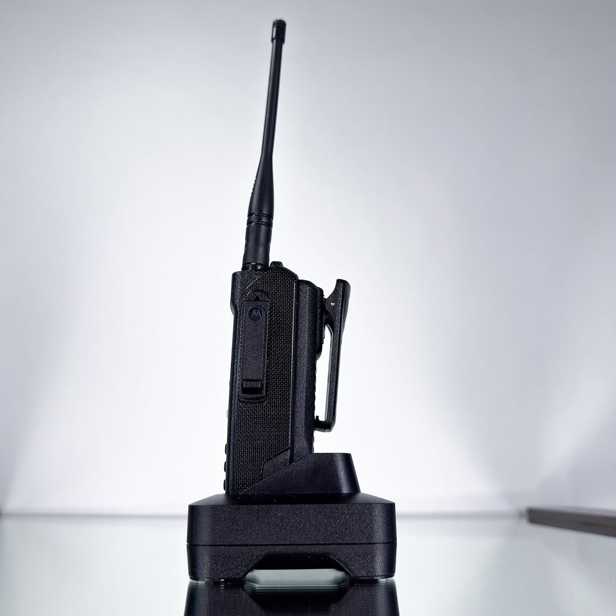 Motorola XPR3500e DMR Digital Analog UHF Two-Way Radio | Handled Microphone