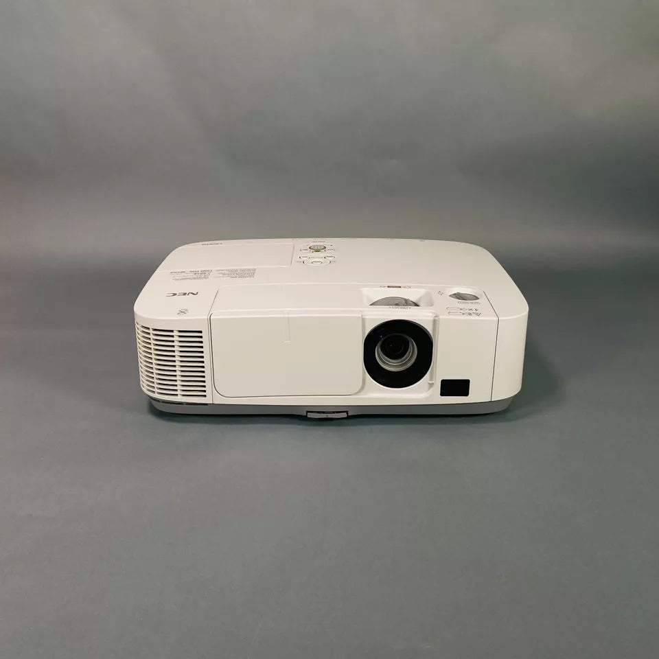 4000 Lumens 3LCD Projector WXGA HD HDMI - Less Than 500 Lamp Hours Used w/Bundle